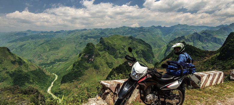 Ma Pi Leng Ha Giang - motorbike on pass above Nho Que gorge